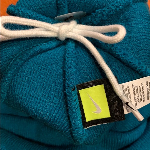 NWT Women’s Nike Hat - Picture 4 of 6